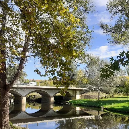 Guest house Largo Da Fonte 3*