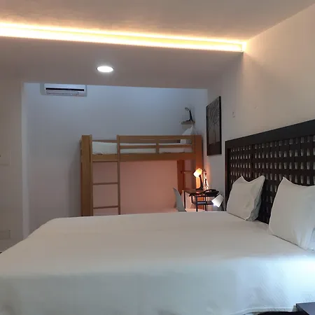Guest house Largo Da Fonte 3*