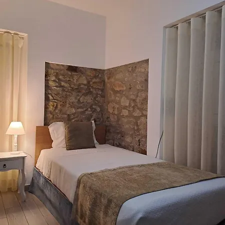 Largo Da Fonte Guest house Serta